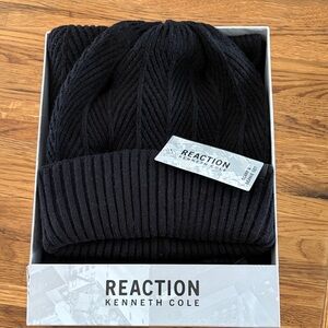 Kenneth Cole Reaction Black Beanie and Scarf